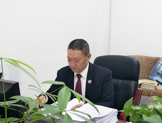 李凯石:跋山涉水护公益